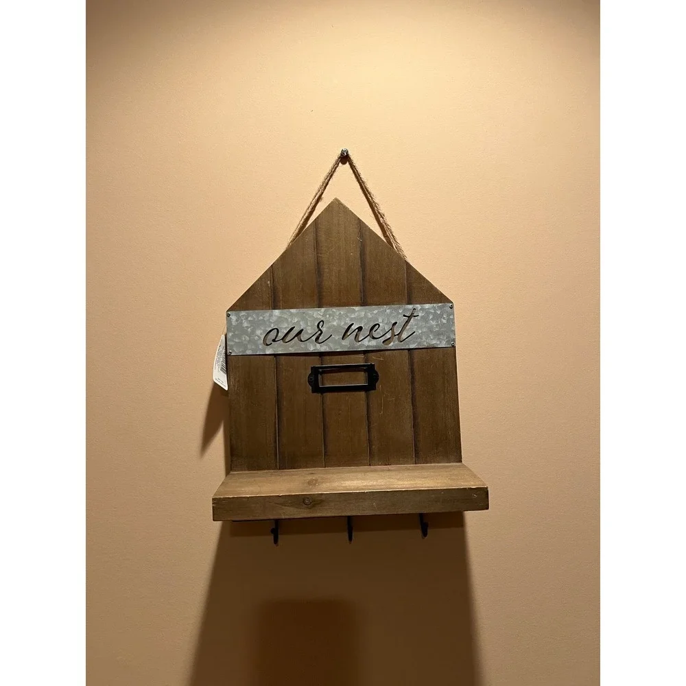 New Joanne fabric wooden keychain‎ holder farmhouse decor  Has 4 hooks for keys